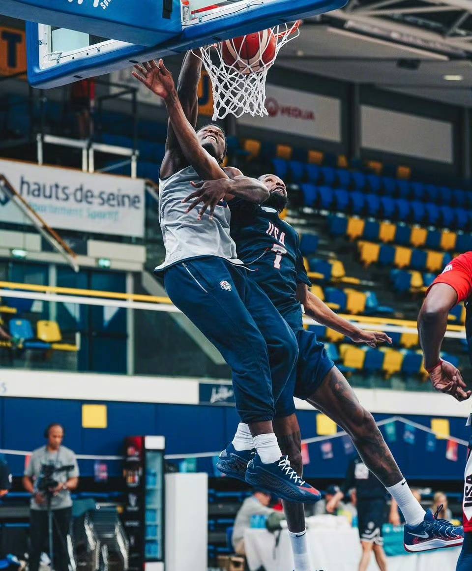 比赛数据和专业分析-杜兰特重返赛场，战术调整首场状态出色，切尔西观众沸腾！-比赛数据和专业分析